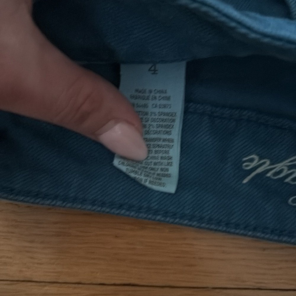 Blue Denim Women's Shorts- American eagle size 4 - Picture 4 of 5